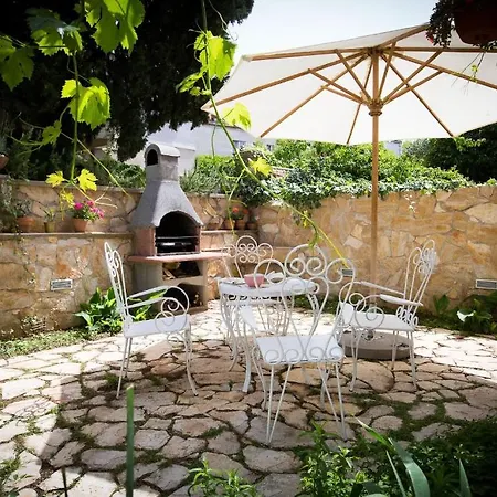 Lapad House 3*