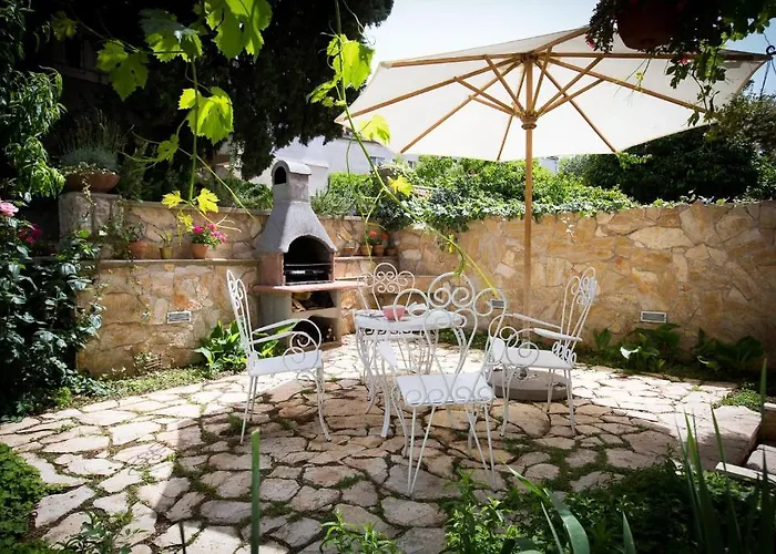 Lapad House 3*