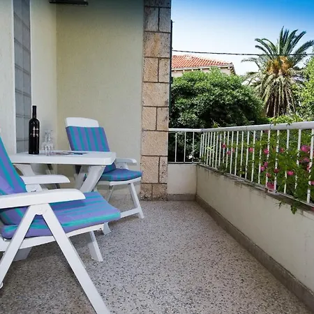 Lapad House 3*